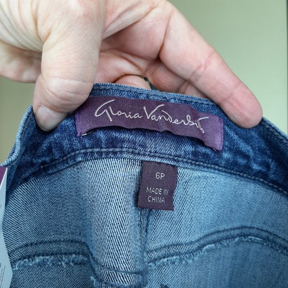 Brand New High Rise Famous Gloria Vanderbilt AMANDA Slimming Jeans!!! - Picture 12 of 14